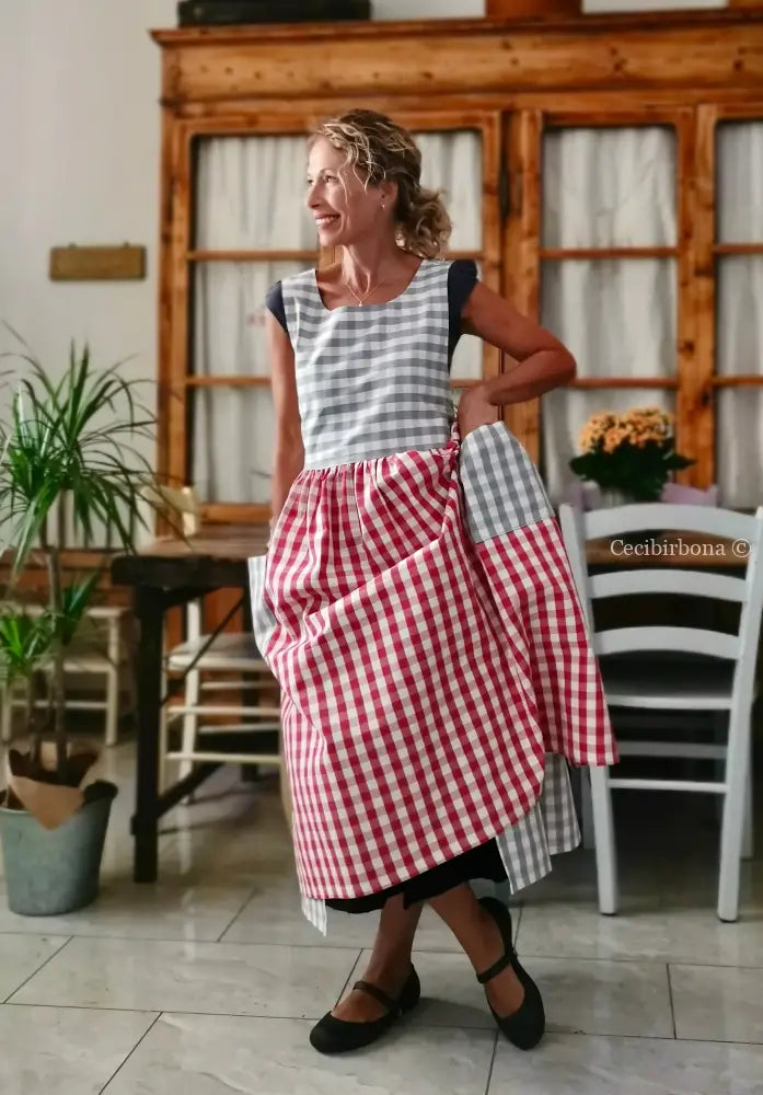 Grembiule patchwork a quadri rossi e grigi (Ref. 429) grembiule donna tessuti moderni