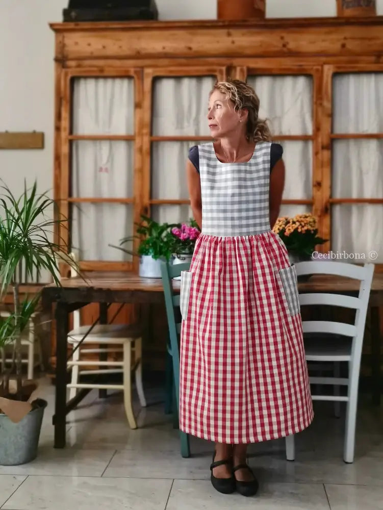 Grembiule patchwork a quadri rossi e grigi (Ref. 429) grembiule donna tessuti moderni