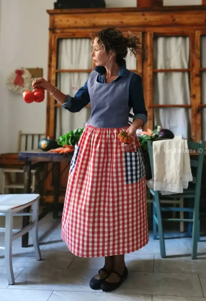 Grembiule patchwork a righe e quadri blu e rossi (Ref. 437) grembiule donna tessuti moderni