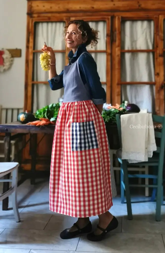 Grembiule patchwork a righe e quadri blu e rossi (Ref. 437) grembiule donna tessuti moderni