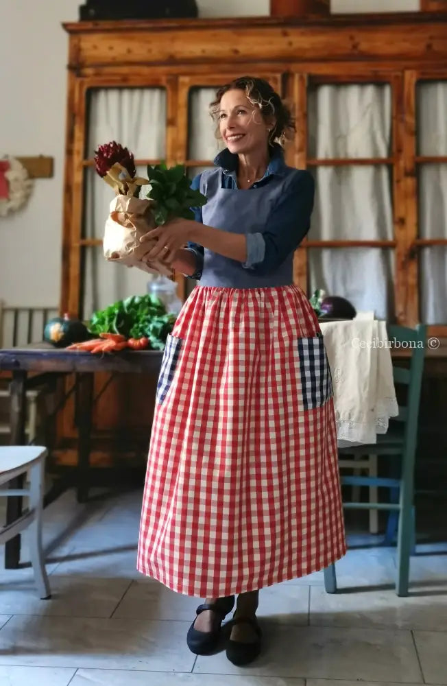 Grembiule patchwork a righe e quadri blu e rossi (Ref. 437) grembiule donna tessuti moderni