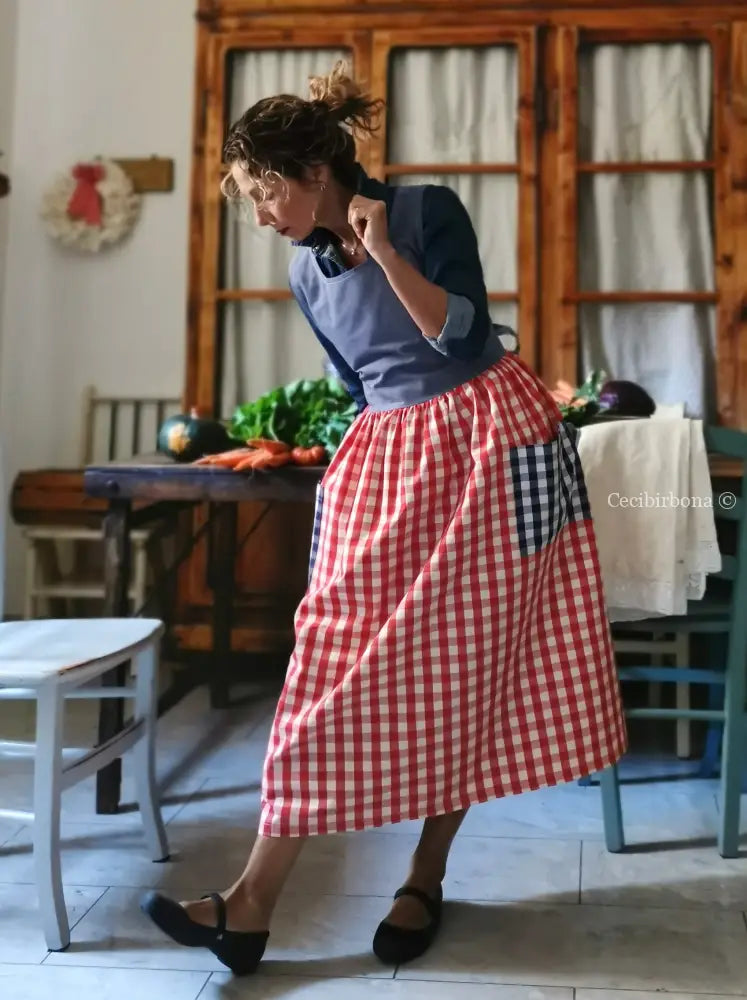 Grembiule patchwork a righe e quadri blu e rossi (Ref. 437) grembiule donna tessuti moderni