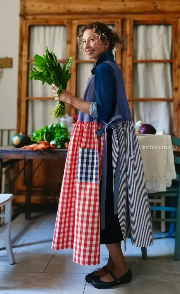 Grembiule patchwork a righe e quadri blu e rossi (Ref. 437) grembiule donna tessuti moderni