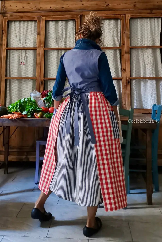 Grembiule patchwork a righe e quadri blu e rossi (Ref. 437) grembiule donna tessuti moderni