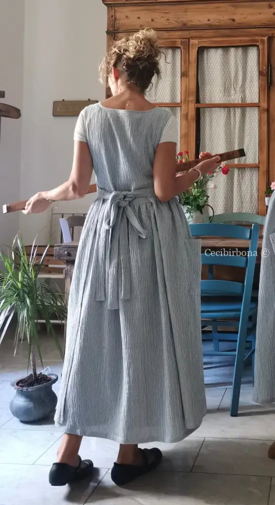 Grembiule per donna a righe celesti e bianche (Ref. 520) - grembiule donna tessuti moderni