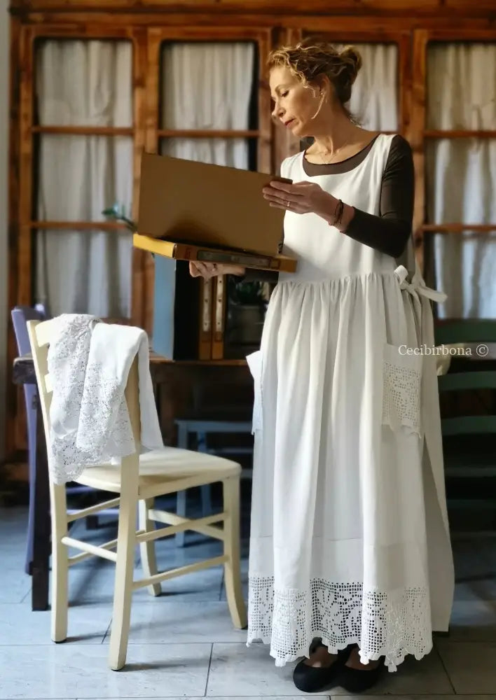 Grembiule per donna da cucina con balza ad uncinetto (Ref. 127) grembiule donna tessuti antichi