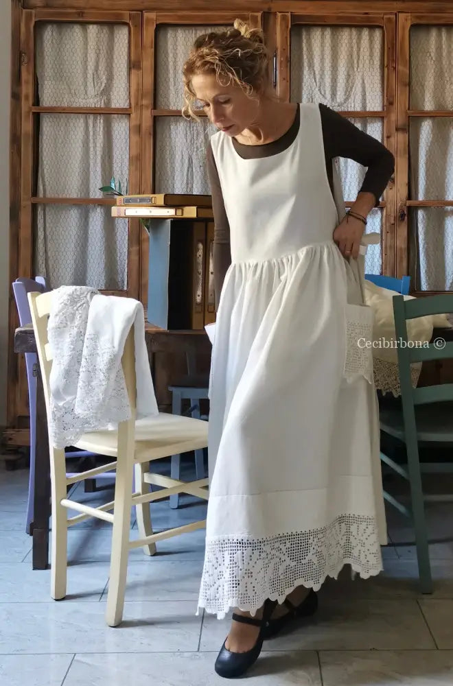 Grembiule per donna da cucina con balza ad uncinetto (Ref. 127) grembiule donna tessuti antichi