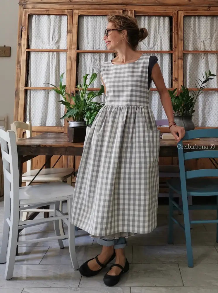 Grembiule per donna in cotone a quadri grigio chiaro e panna (Ref.33) grembiule donna tessuti moderni