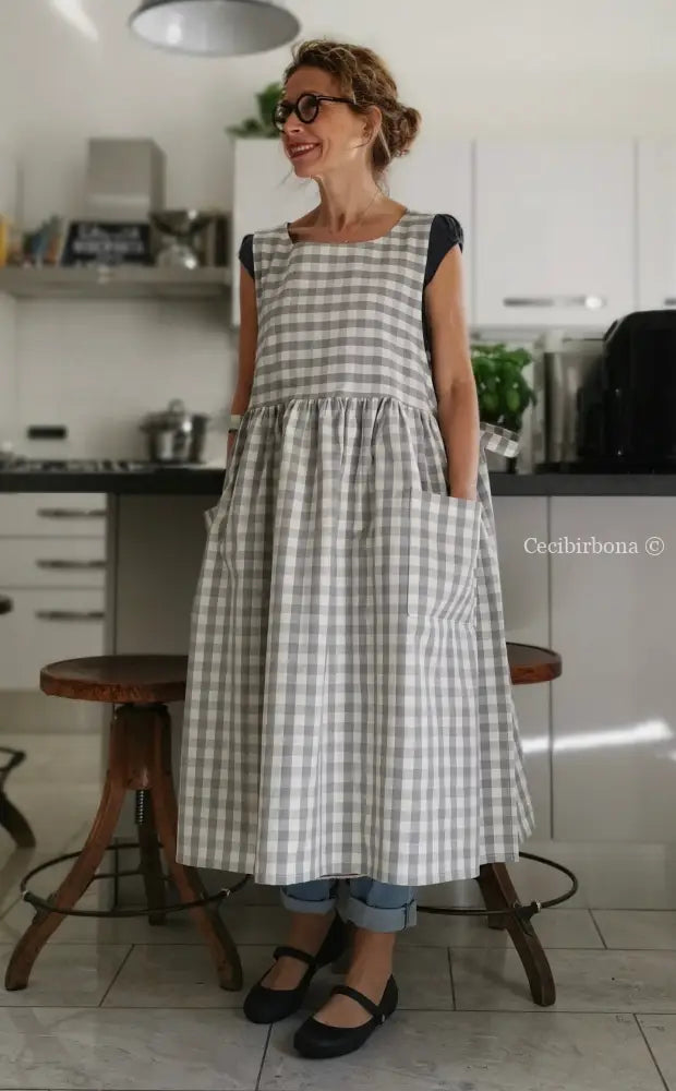 Grembiule per donna in cotone a quadri grigio chiaro e panna (Ref.33) grembiule donna tessuti moderni