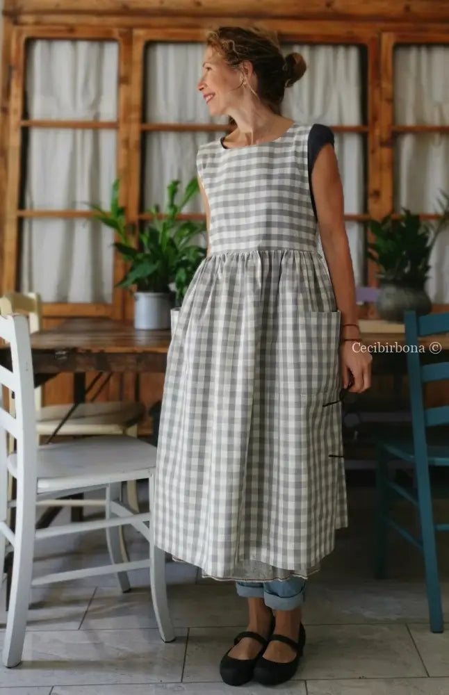 Grembiule per donna in cotone a quadri grigio chiaro e panna (Ref.33) grembiule donna tessuti moderni