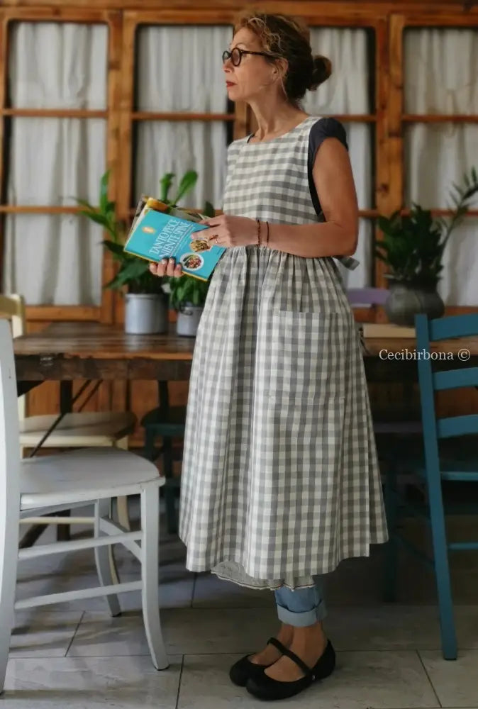 Grembiule per donna in cotone a quadri grigio chiaro e panna (Ref.33) grembiule donna tessuti moderni