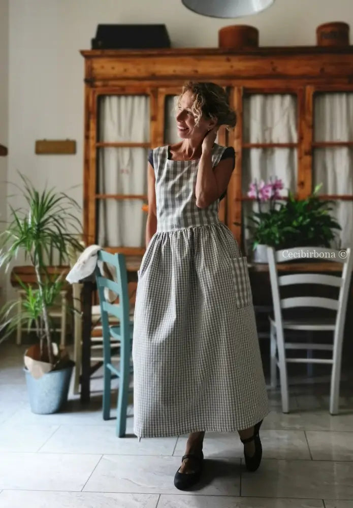 Grembiule per donna in cotone patchwork a quadri grigio chiaro e panna (Ref. 428) grembiule donna tessuti moderni