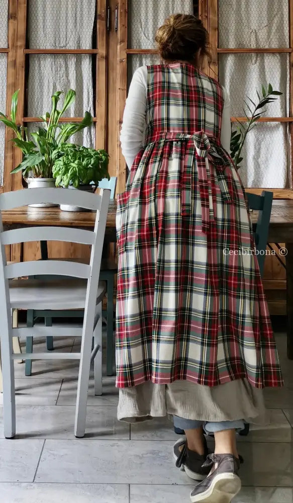 Grembiule per donna in tartan bianco e rosso (Ref. 74) grembiule donna tessuti moderni
