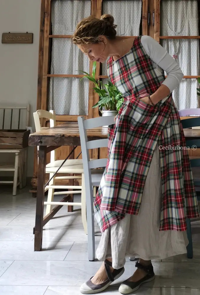 Grembiule per donna in tartan bianco e rosso (Ref. 74) grembiule donna tessuti moderni
