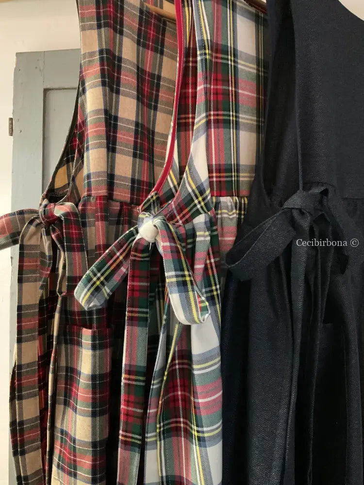 Grembiule per donna in tartan bianco e rosso (Ref. 74) grembiule donna tessuti moderni