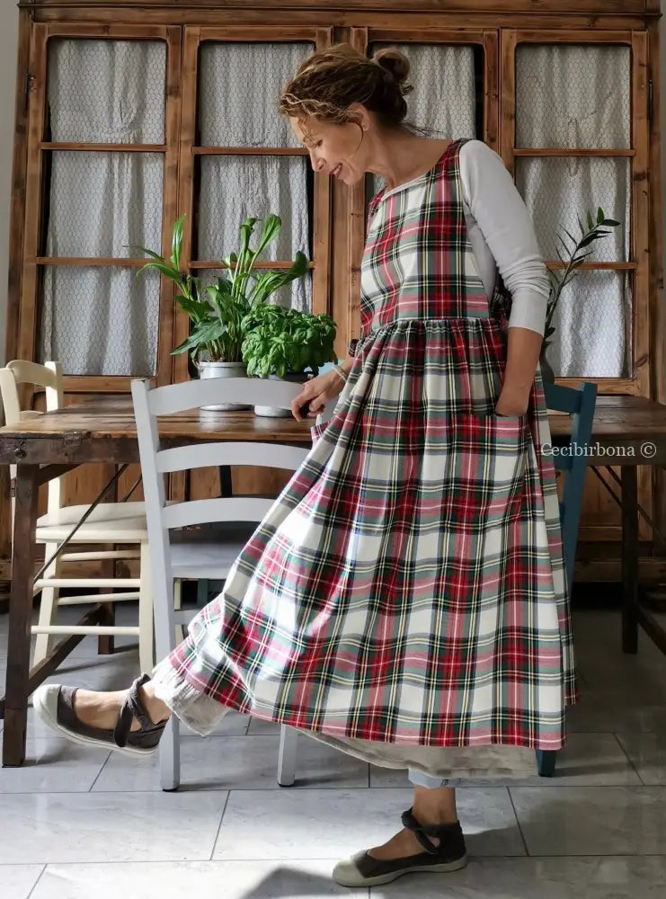 Grembiule per donna in tartan bianco e rosso (Ref. 74) grembiule donna tessuti moderni