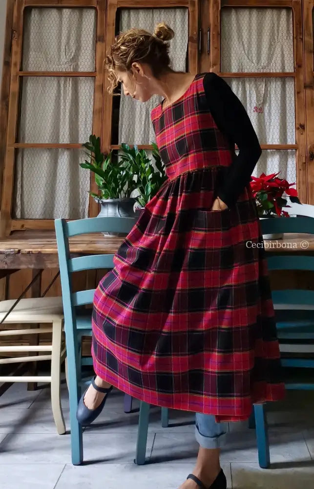 Grembiule per donna in tartan ciclamino e nero (Ref. 32) grembiule donna tessuti moderni