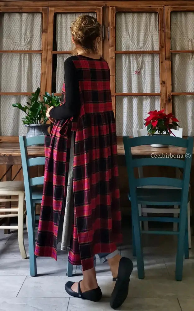 Grembiule per donna in tartan ciclamino e nero (Ref. 32) grembiule donna tessuti moderni