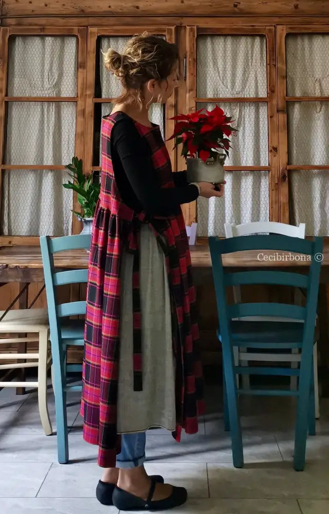 Grembiule per donna in tartan ciclamino e nero (Ref. 32) grembiule donna tessuti moderni