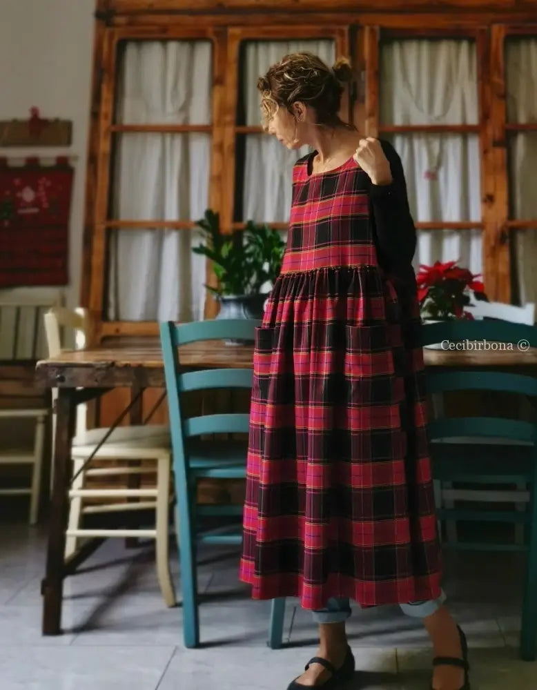 Grembiule per donna in tartan ciclamino e nero (Ref. 32) grembiule donna tessuti moderni