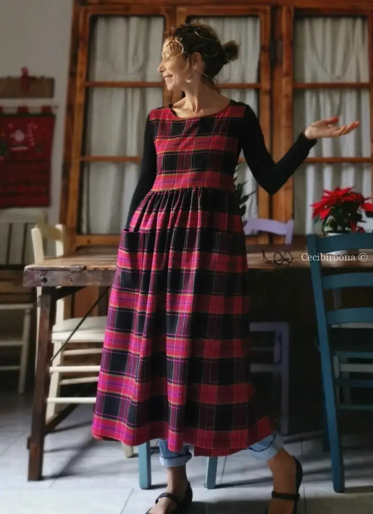 Grembiule per donna in tartan ciclamino e nero (Ref. 32) grembiule donna tessuti moderni