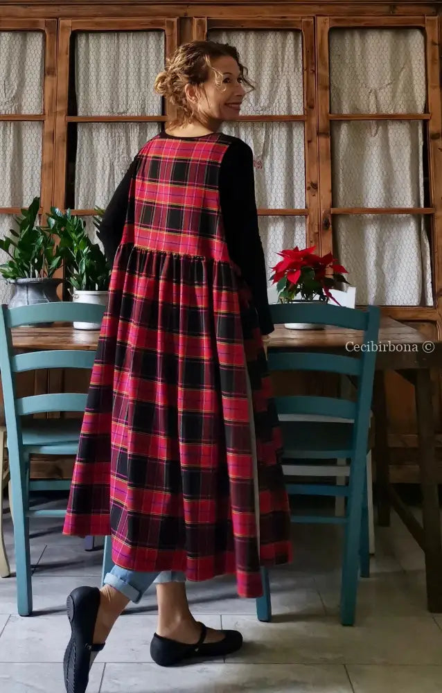 Grembiule per donna in tartan ciclamino e nero (Ref. 32) grembiule donna tessuti moderni