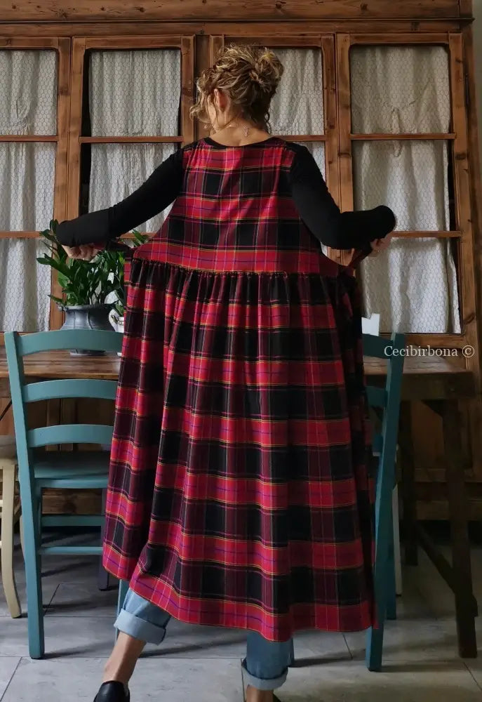 Grembiule per donna in tartan ciclamino e nero (Ref. 32) grembiule donna tessuti moderni