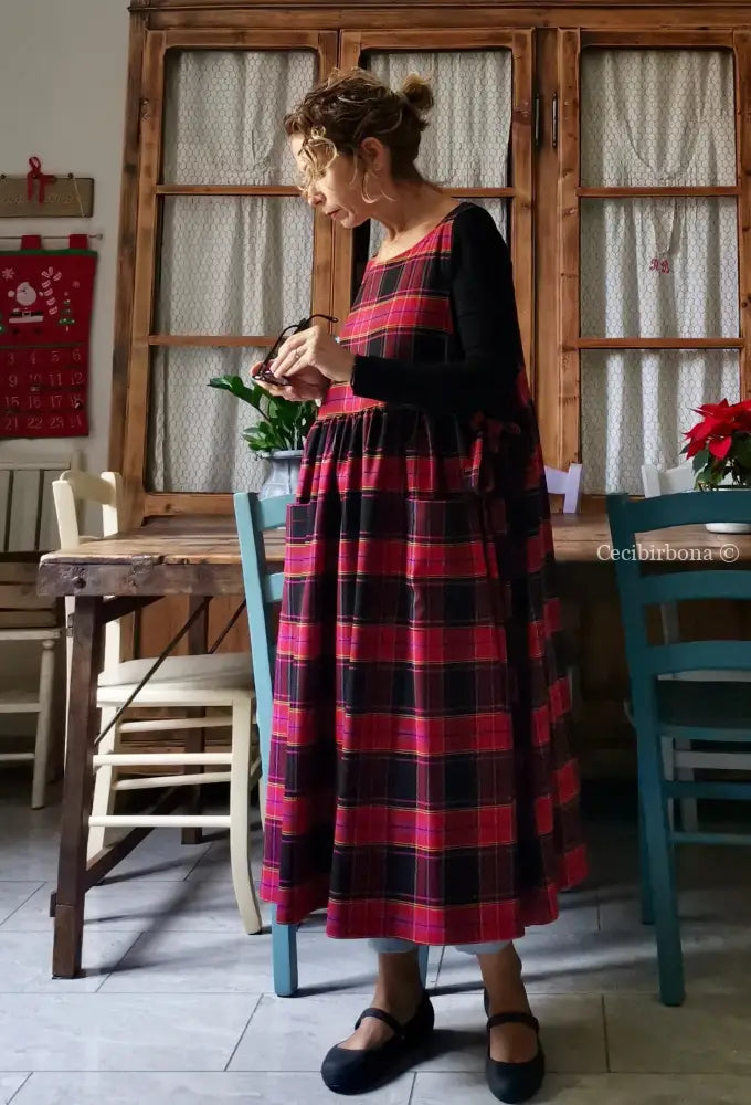 Grembiule per donna in tartan ciclamino e nero (Ref. 32) grembiule donna tessuti moderni
