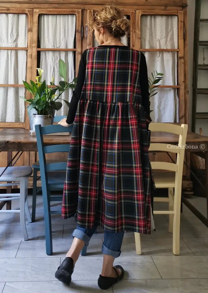 Grembiule per donna in tartan nero e rosso (Ref. 48) grembiule donna tessuti moderni