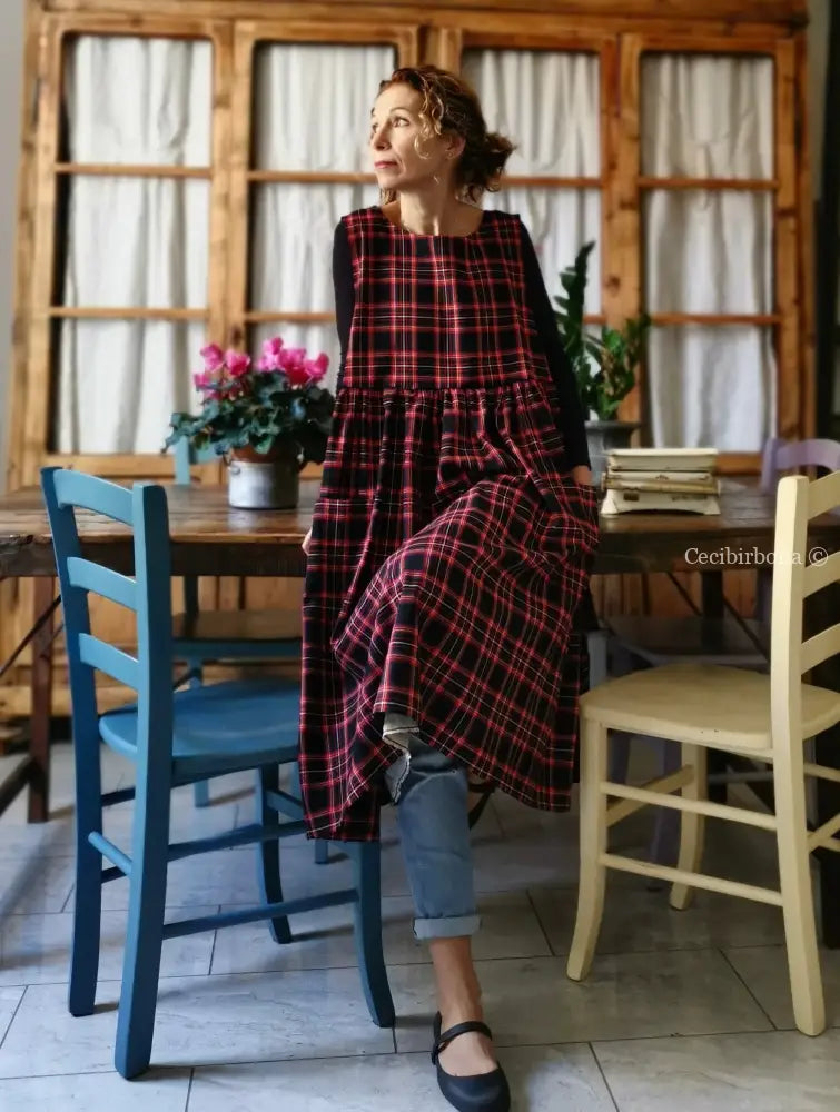 Grembiule per donna in tartan nero e rosso (Ref. 73) grembiule donna tessuti moderni