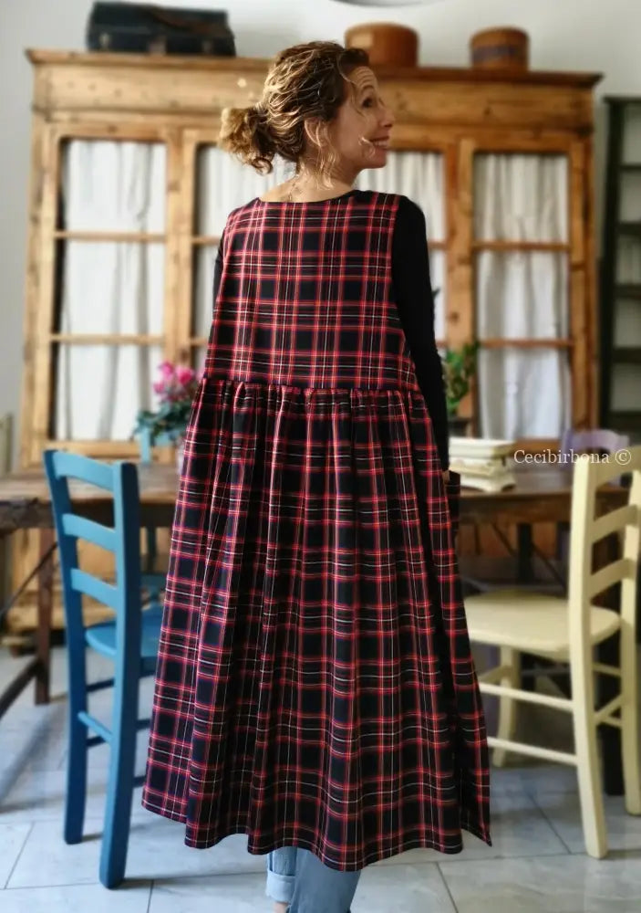Grembiule per donna in tartan nero e rosso (Ref. 73) grembiule donna tessuti moderni