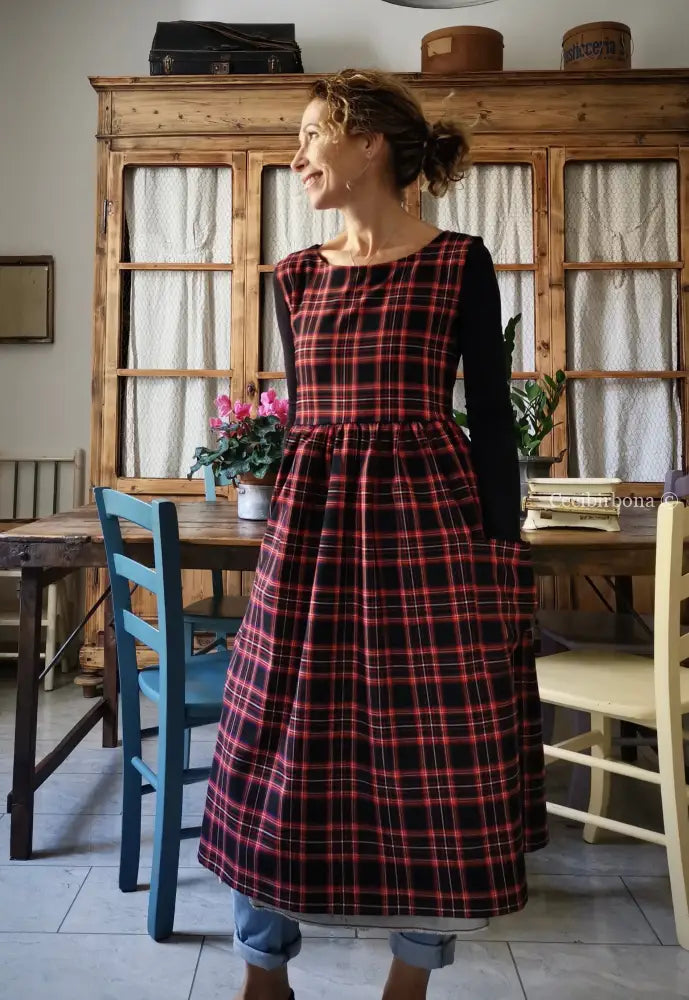 Grembiule per donna in tartan nero e rosso (Ref. 73) grembiule donna tessuti moderni