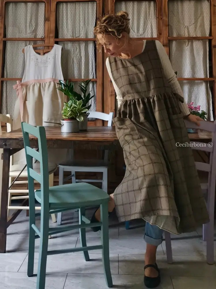 Grembiule tartan marrone con tasche (Ref. 66) grembiule donna tessuti moderni