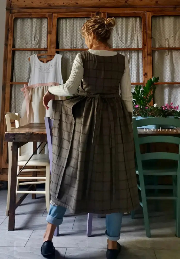 Grembiule tartan marrone con tasche (Ref. 66) grembiule donna tessuti moderni