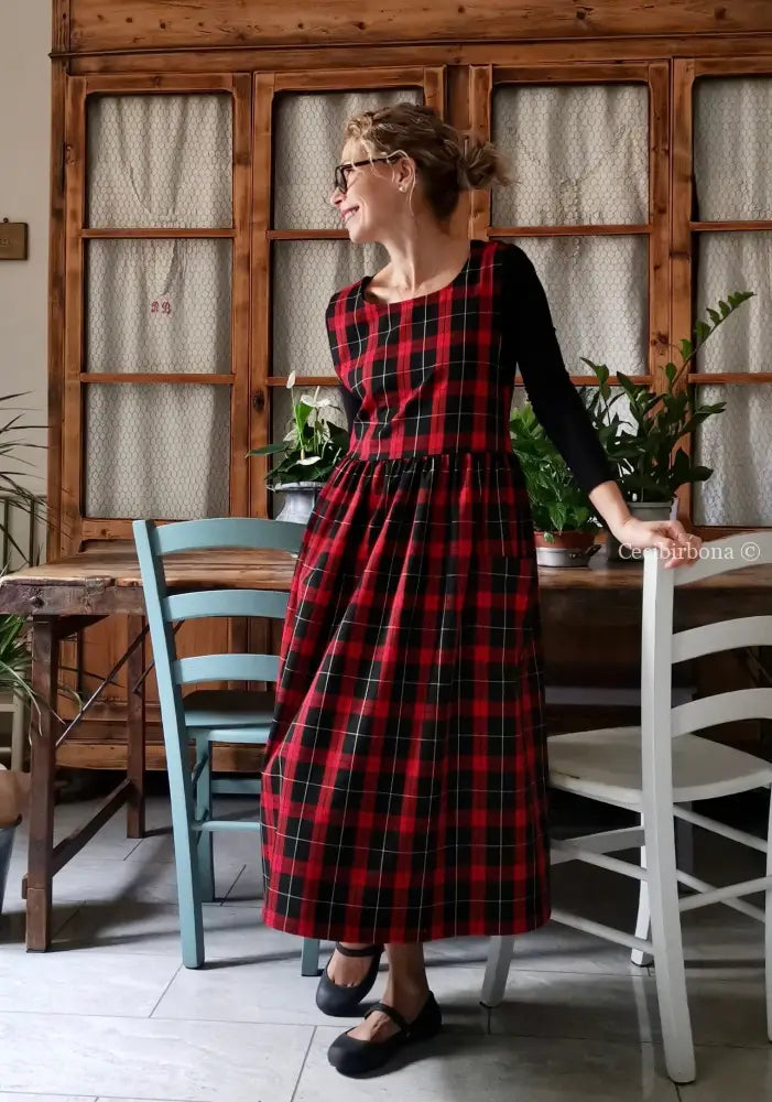 Grembiule tartan rosso e nero (Ref.376) grembiule donna tessuti moderni