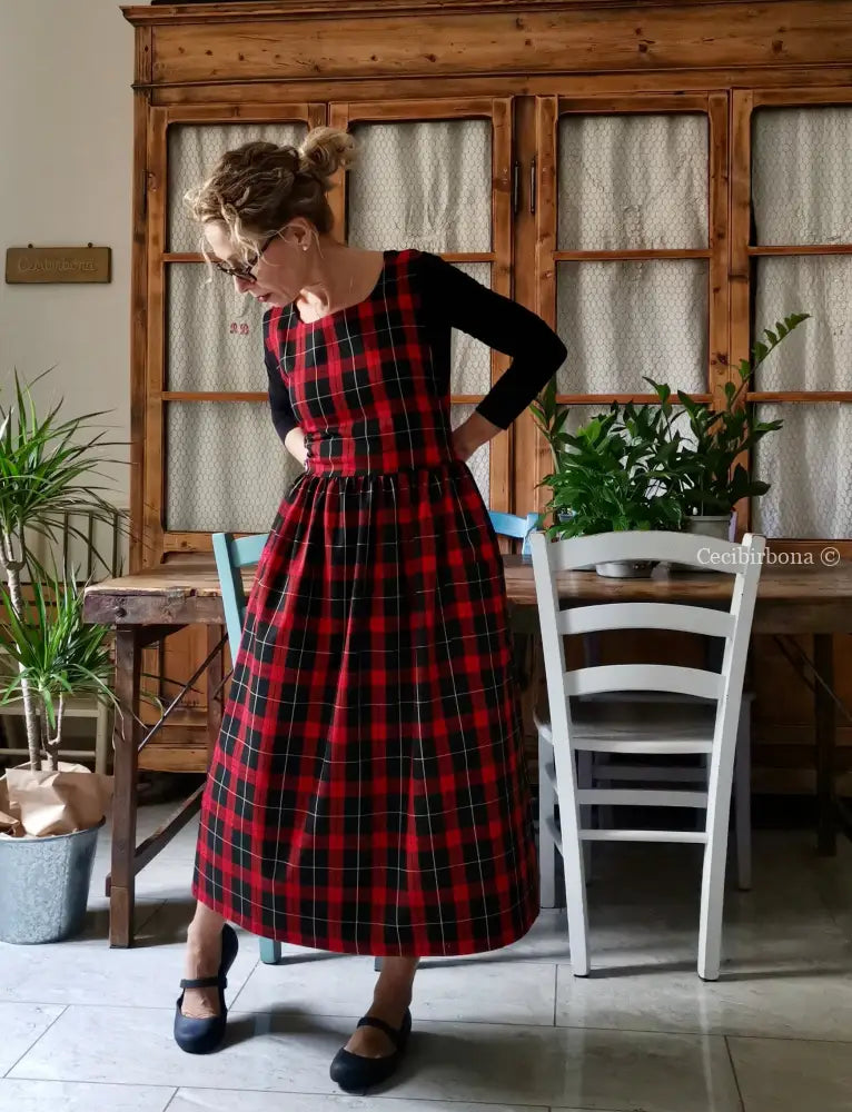 Grembiule tartan rosso e nero (Ref.376) grembiule donna tessuti moderni