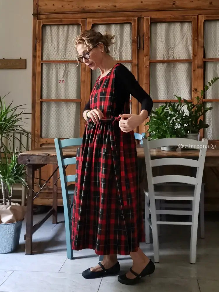 Grembiule tartan rosso e nero (Ref.376) grembiule donna tessuti moderni