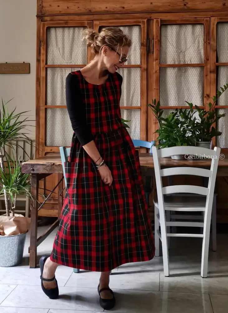 Grembiule tartan rosso e nero (Ref.376) grembiule donna tessuti moderni