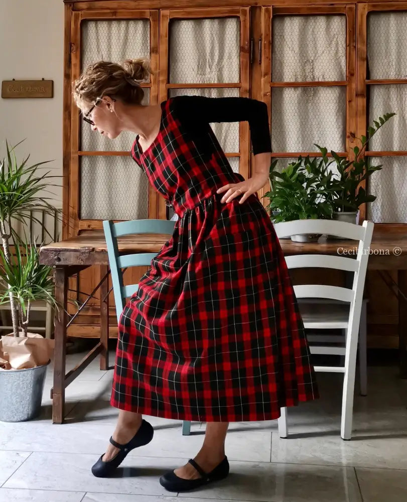 Grembiule tartan rosso e nero (Ref.376) grembiule donna tessuti moderni