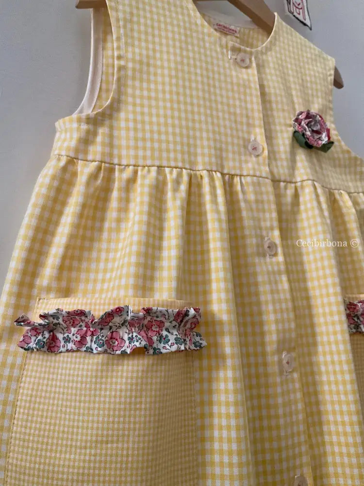 Grembiulino senza maniche a quadrettini gialli grembiule asilo bimba
