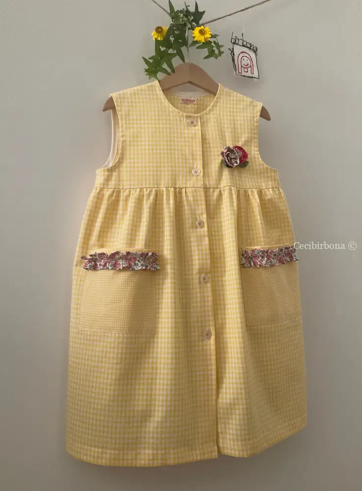 Grembiulino senza maniche a quadrettini gialli grembiule asilo bimba