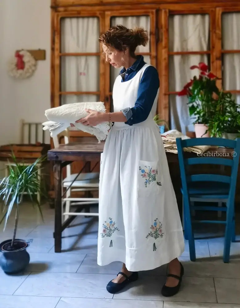 Il grembiule con i bouquet (Ref. 472) grembiule donna tessuti moderni