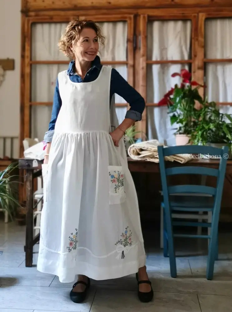 Il grembiule con i bouquet (Ref. 472) grembiule donna tessuti moderni