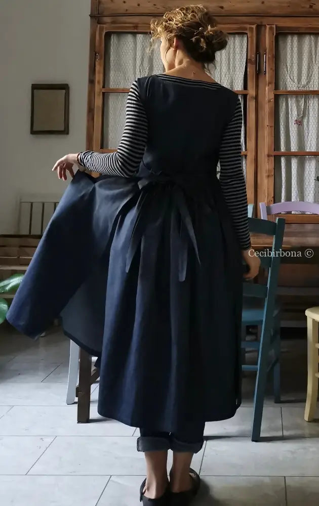 Il grembiule da cucina in chambray blu (Ref.315) grembiule donna tessuti moderni