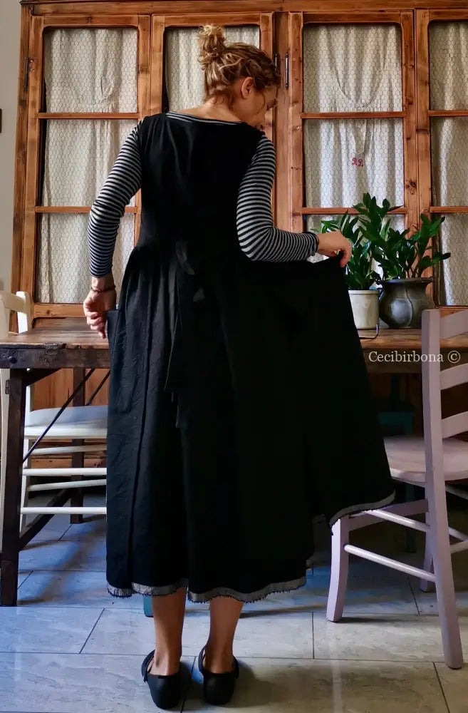 Il grembiule da cucina in lana lavata blu scuro (Ref. 51) grembiule donna tessuti moderni