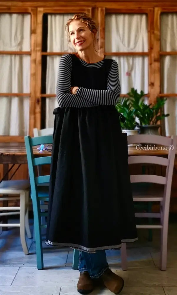 Il grembiule da cucina in lana lavata blu scuro (Ref. 51) grembiule donna tessuti moderni