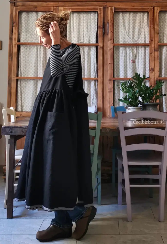 Il grembiule da cucina in lana lavata blu scuro (Ref. 51) grembiule donna tessuti moderni