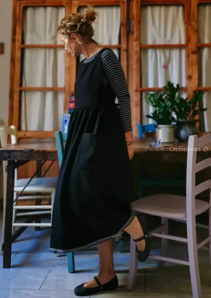 Il grembiule da cucina in lana lavata blu scuro (Ref. 51) grembiule donna tessuti moderni