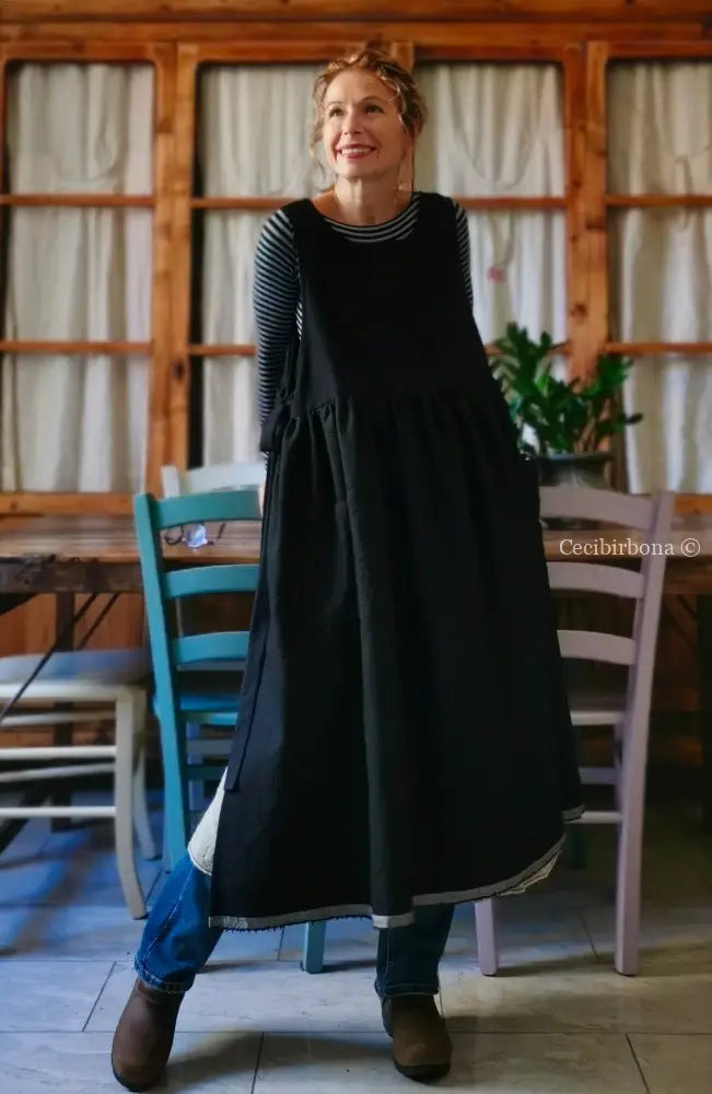 Il grembiule da cucina in lana lavata blu scuro (Ref. 51) grembiule donna tessuti moderni