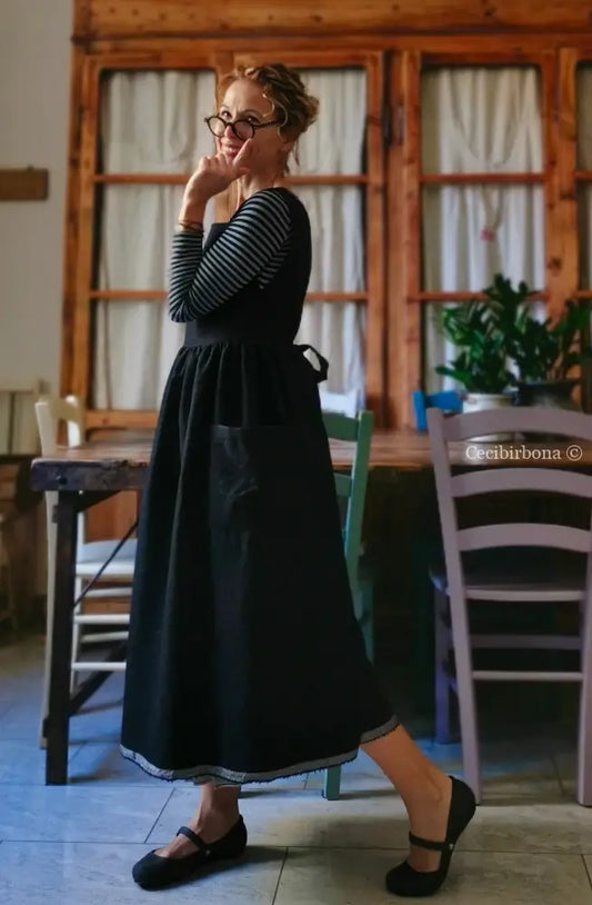 Il grembiule da cucina in lana lavata blu scuro (Ref. 51) grembiule donna tessuti moderni